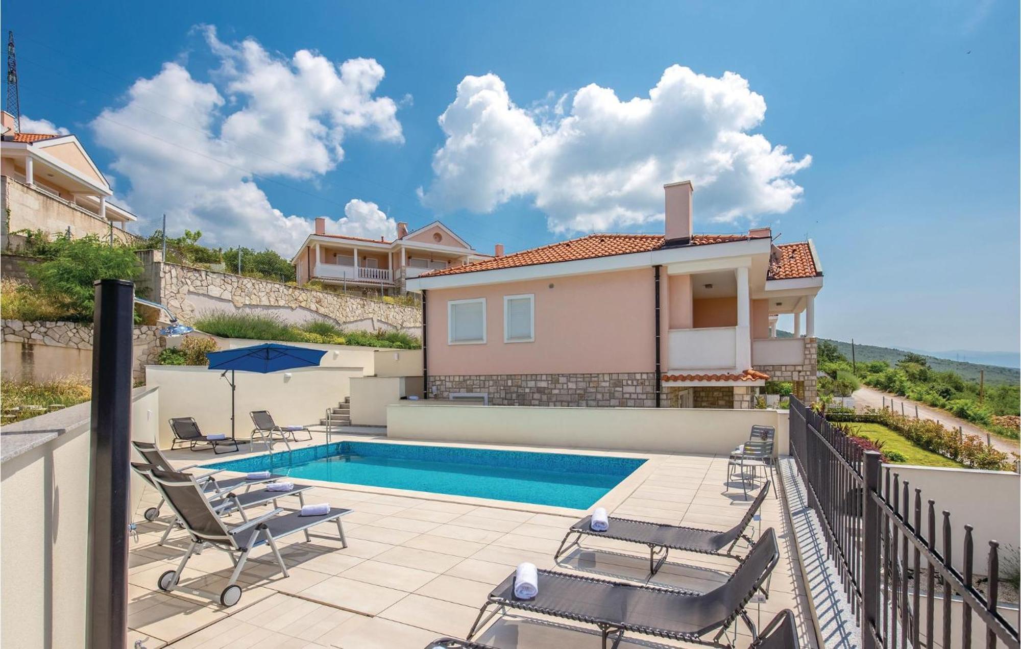 Cozy Apartment In Crikvenica With House Sea View Exterior photo